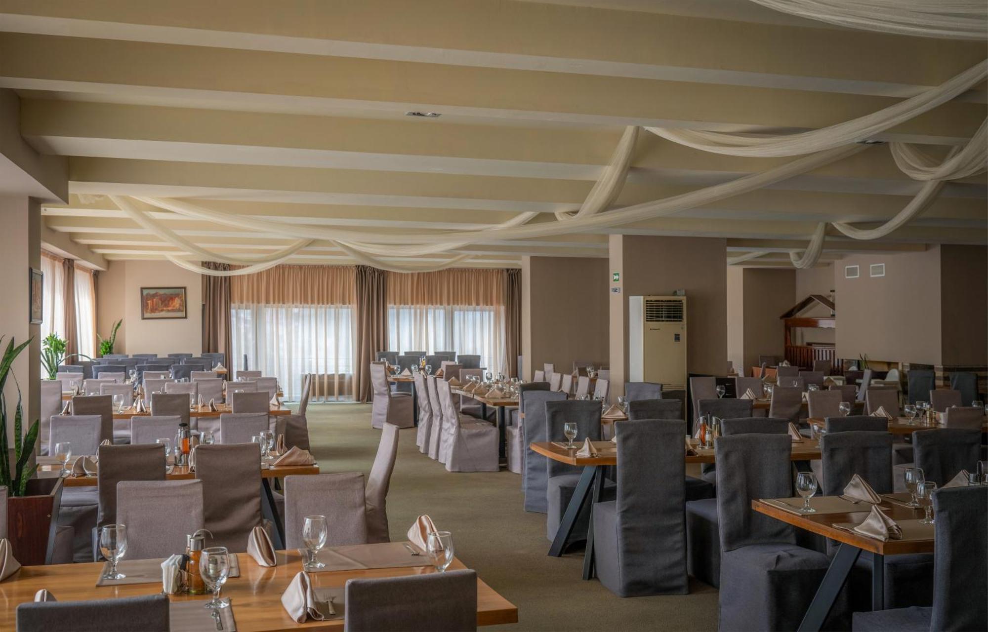 Snezhanka Hotel
